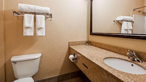 Best Western Plus Strawberry Inn & Suites image 1