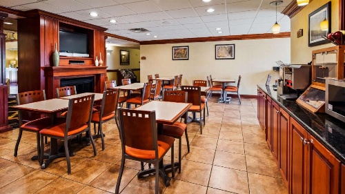 Best Western Plus Strawberry Inn & Suites image 8